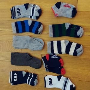 10 pairs boys gap 2-3yrs socks Very good used condition